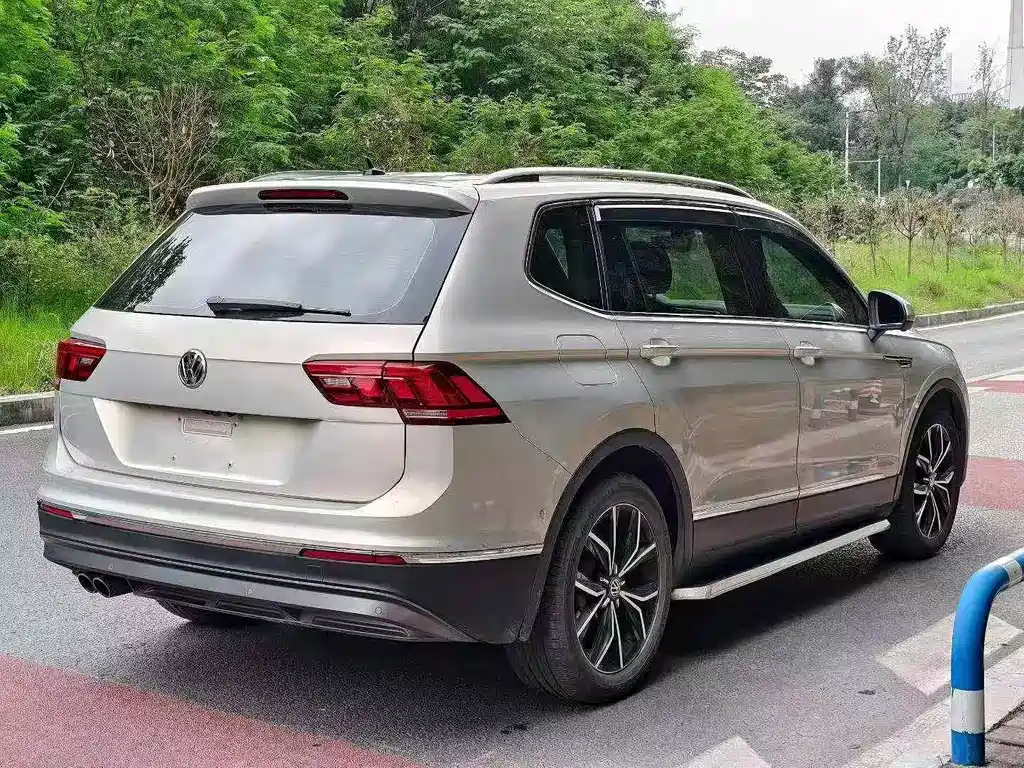 Volkswagen Tiguan L — фото 4