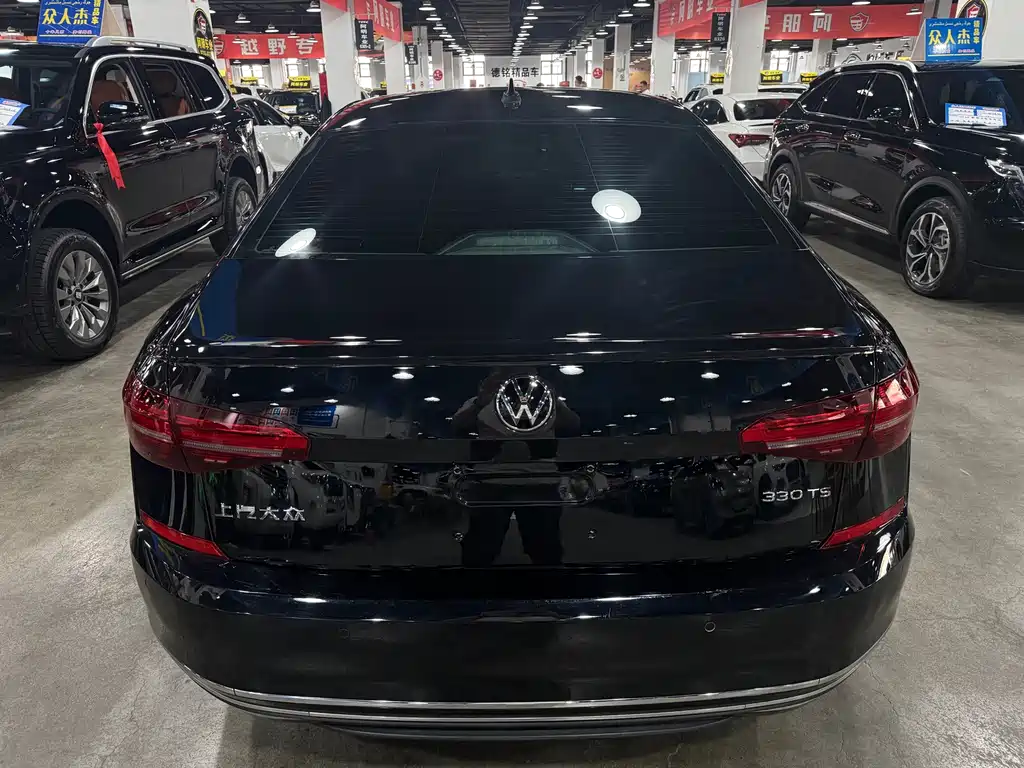 Volkswagen Passat — фото 7