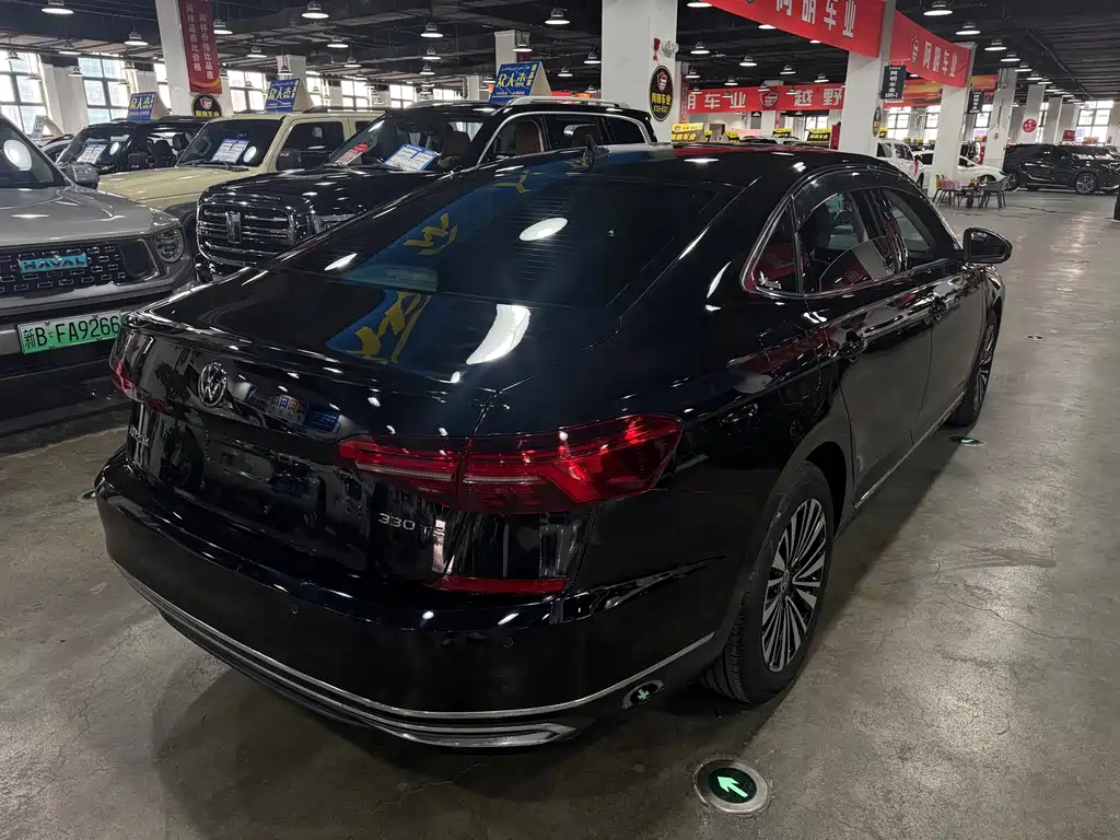 Volkswagen Passat — фото 8