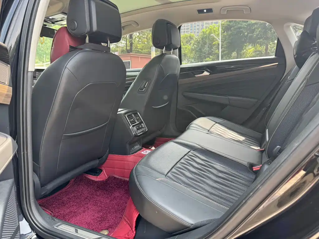 Volkswagen Passat — фото 8