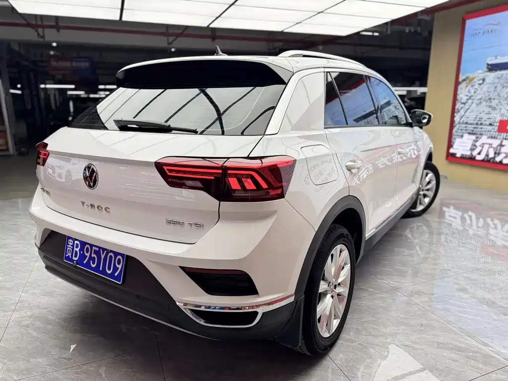 Volkswagen T-Roc — фото 5