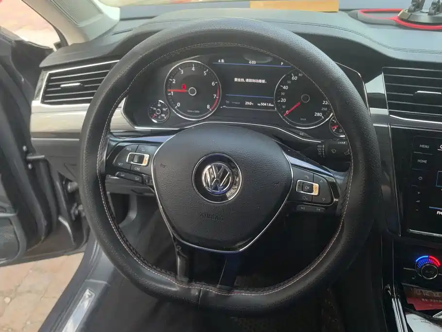 Volkswagen Phideon — фото 15