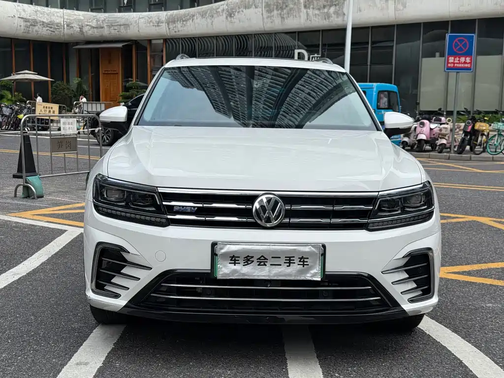 Volkswagen Tiguan L PHEV — фото 2