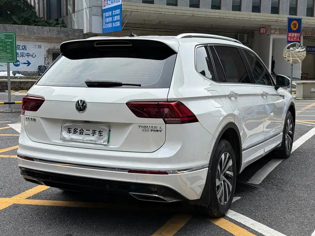 Volkswagen Tiguan L PHEV — фото 6