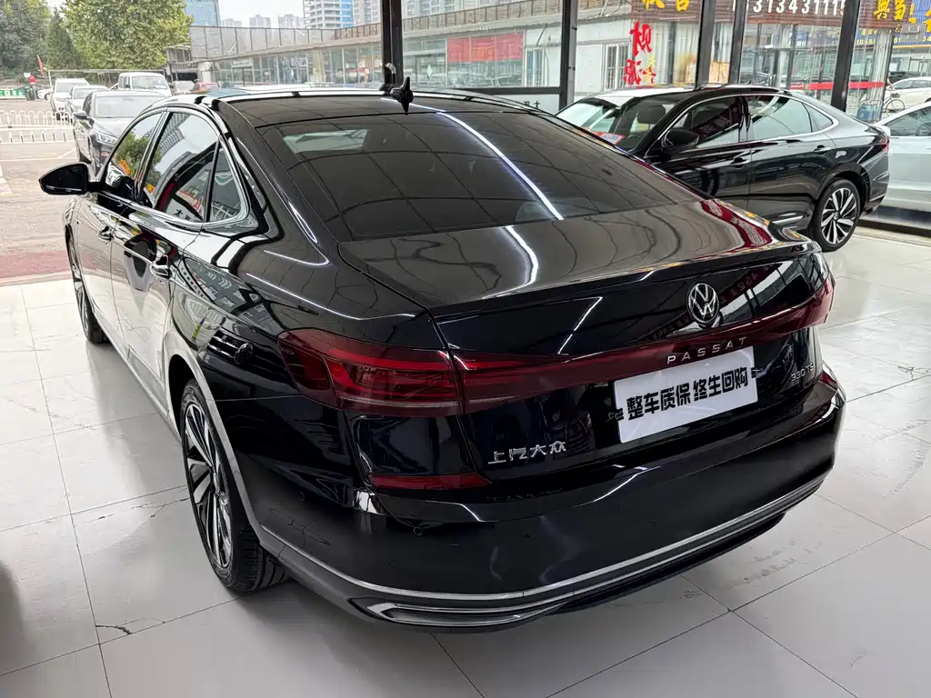 Volkswagen Passat — фото 10