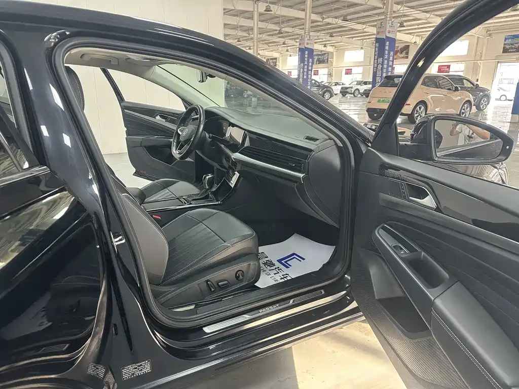 Volkswagen Passat — фото 13