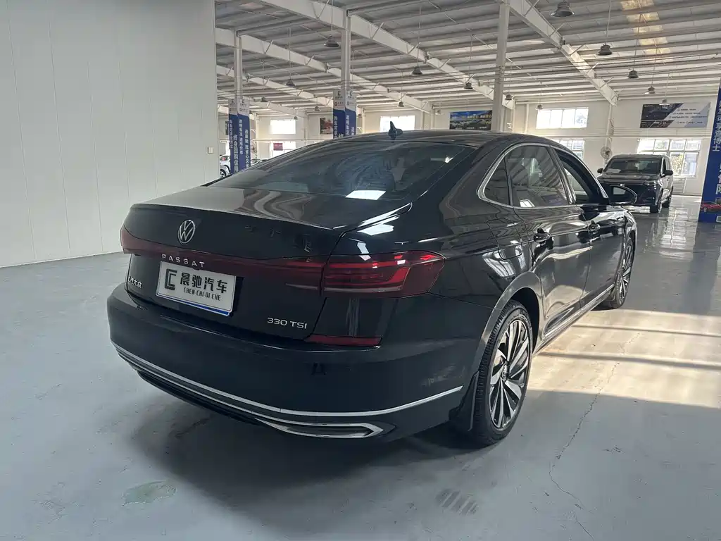 Volkswagen Passat — фото 4