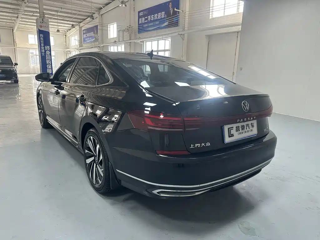Volkswagen Passat — фото 6