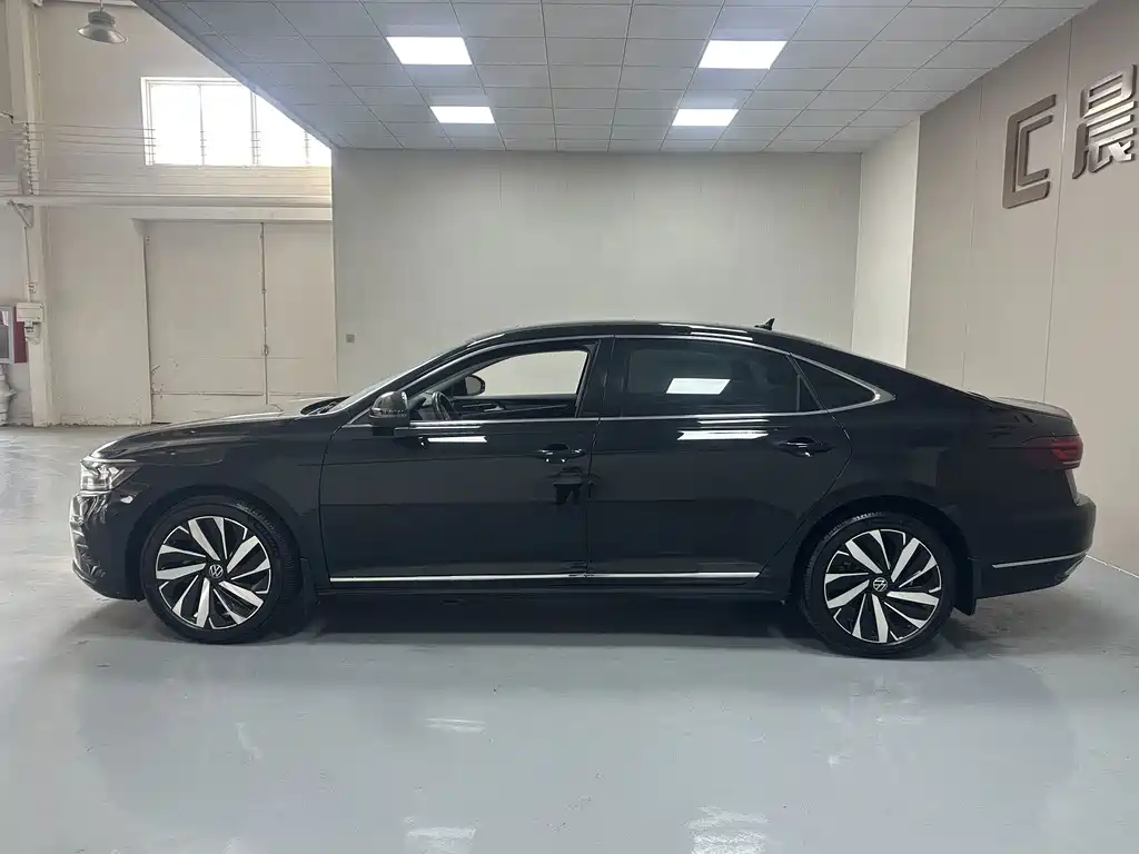 Volkswagen Passat — фото 7