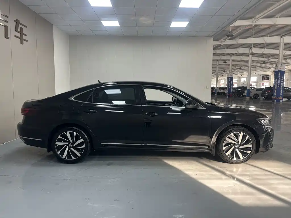 Volkswagen Passat — фото 8