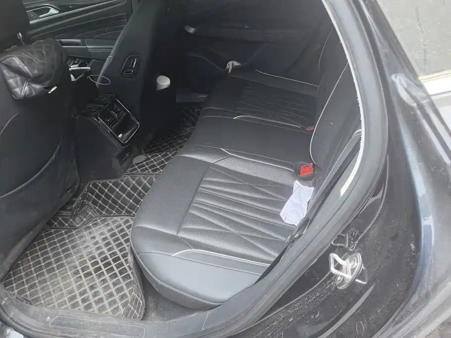 Volkswagen Passat — фото 11