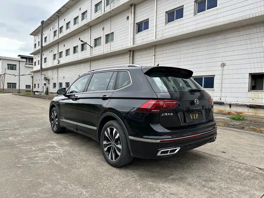 Volkswagen Tiguan L — фото 18