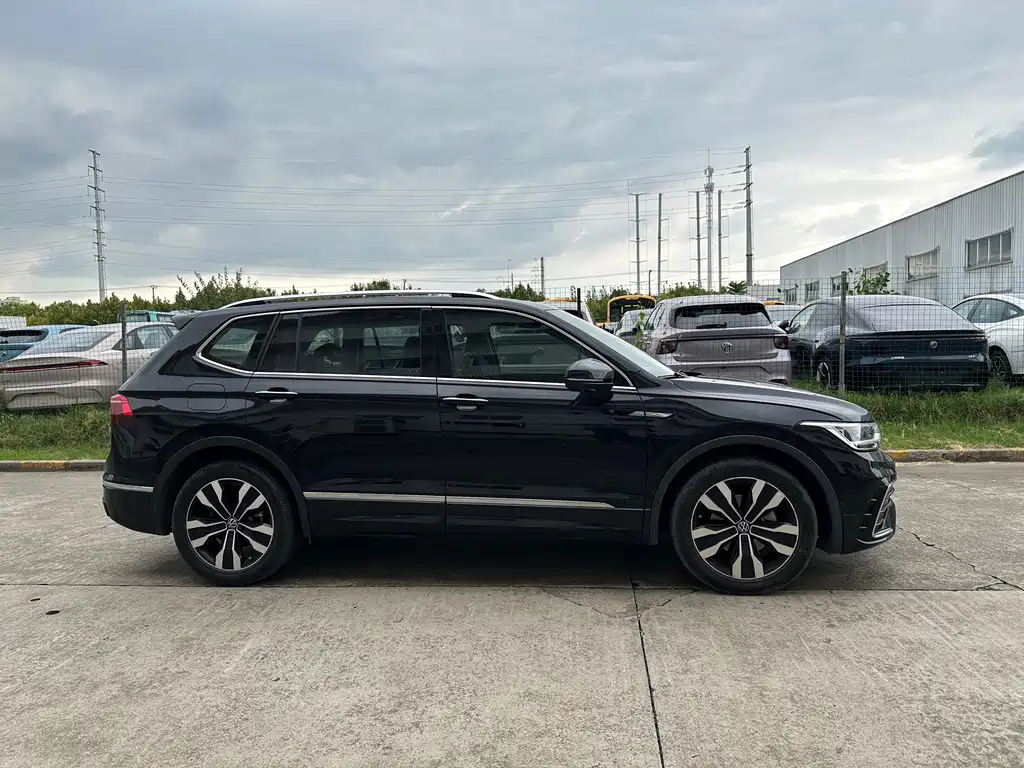 Volkswagen Tiguan L — фото 4