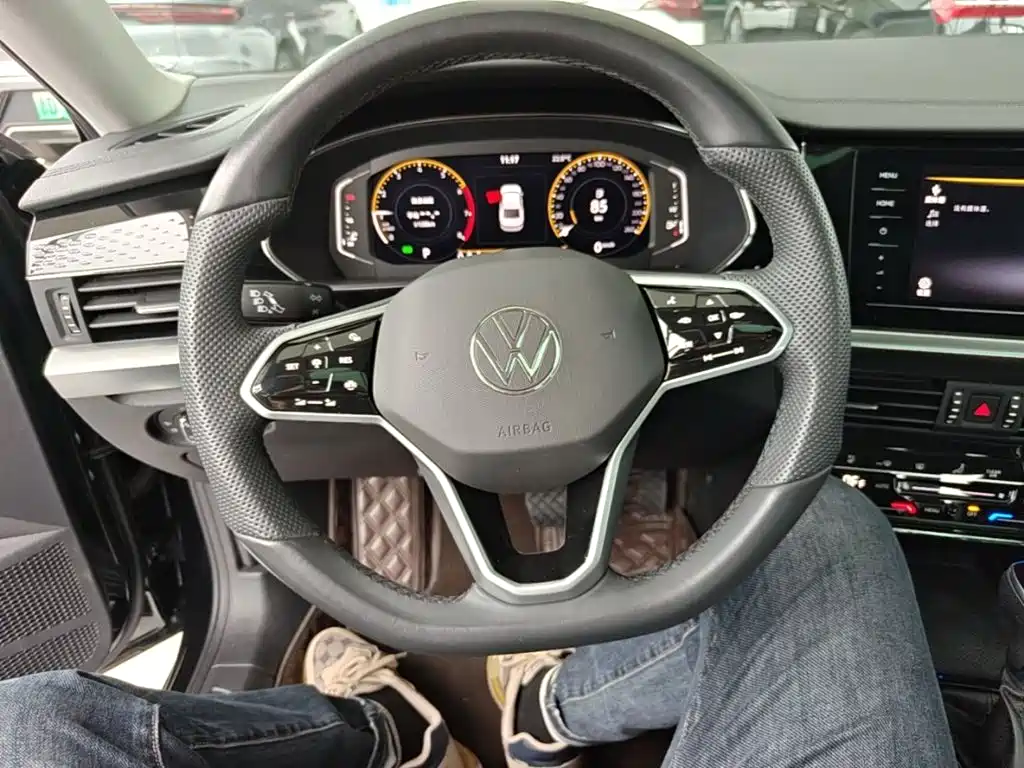Volkswagen Passat — фото 11