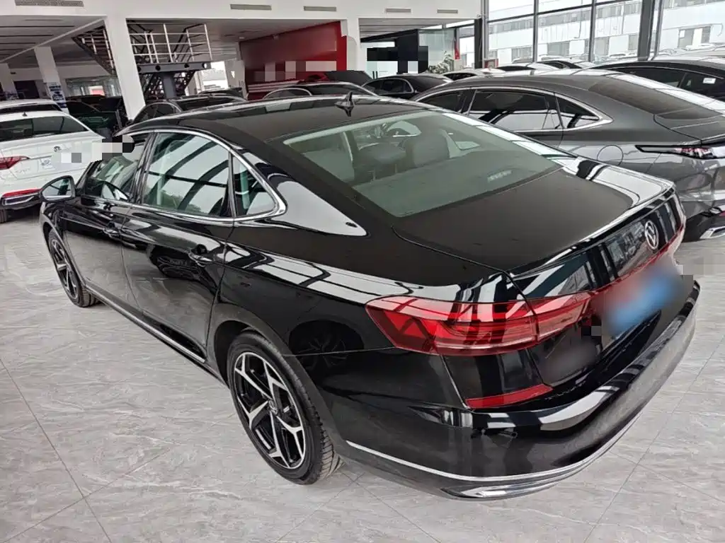 Volkswagen Passat — фото 5