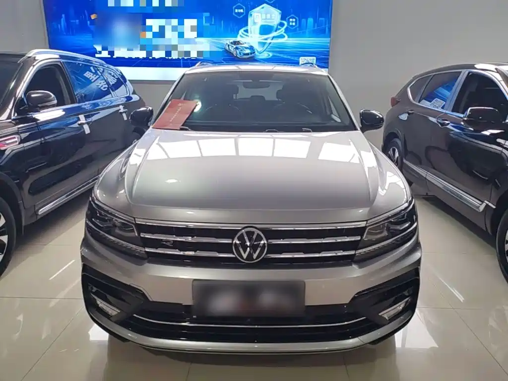 Volkswagen Tiguan L — фото 3