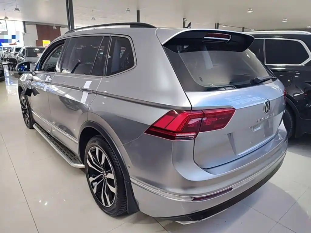 Volkswagen Tiguan L — фото 5