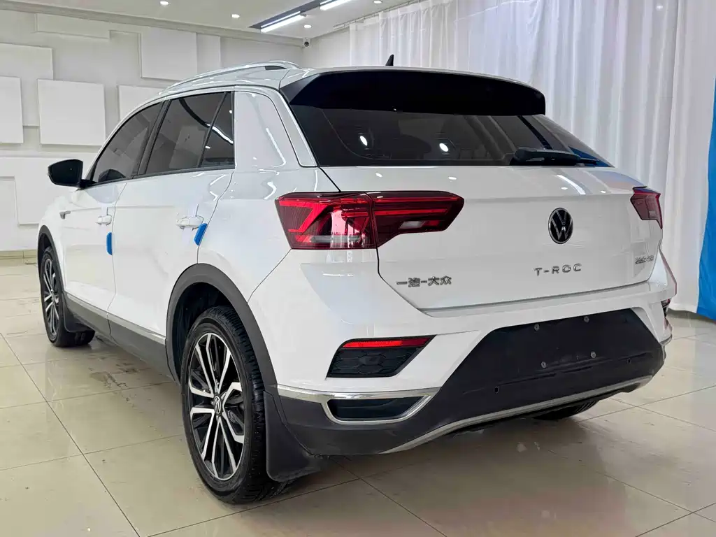 Volkswagen T-Roc — фото 4