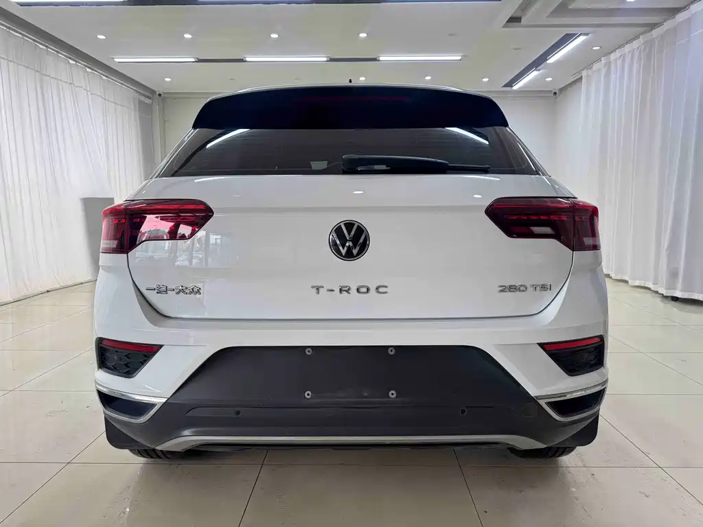 Volkswagen T-Roc — фото 5