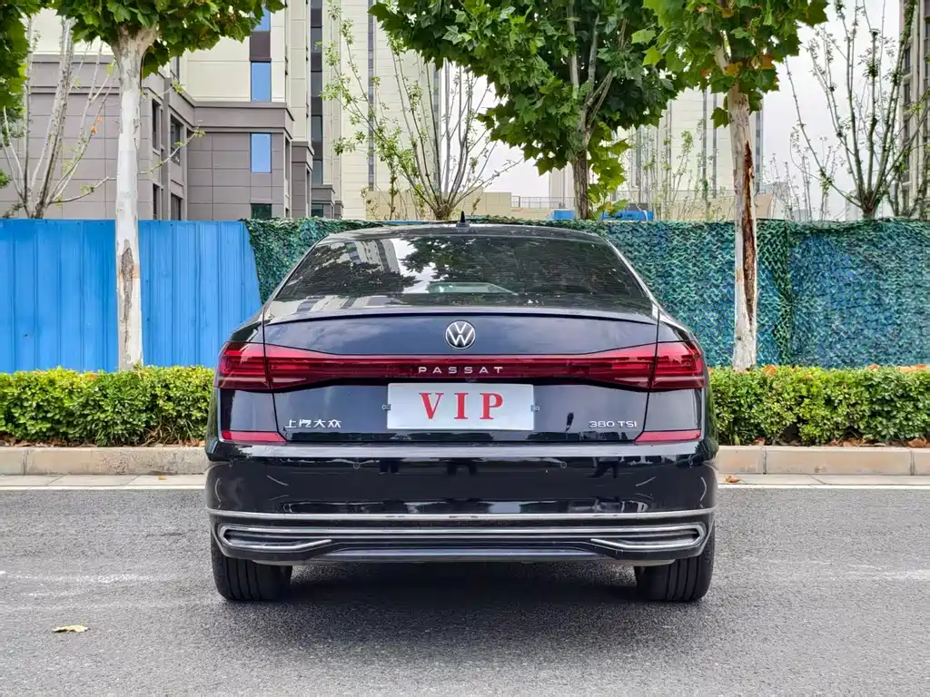 Volkswagen Passat — фото 8