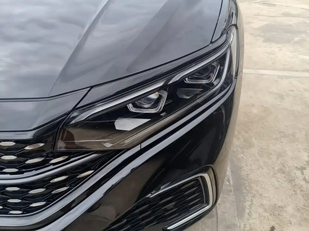 Volkswagen Passat — фото 18
