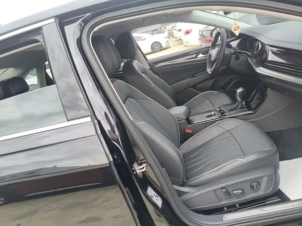Volkswagen Passat — фото 20