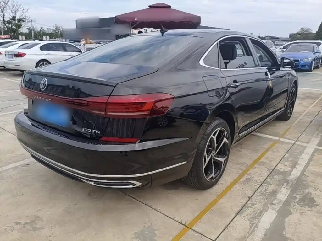 Volkswagen Passat — фото 5