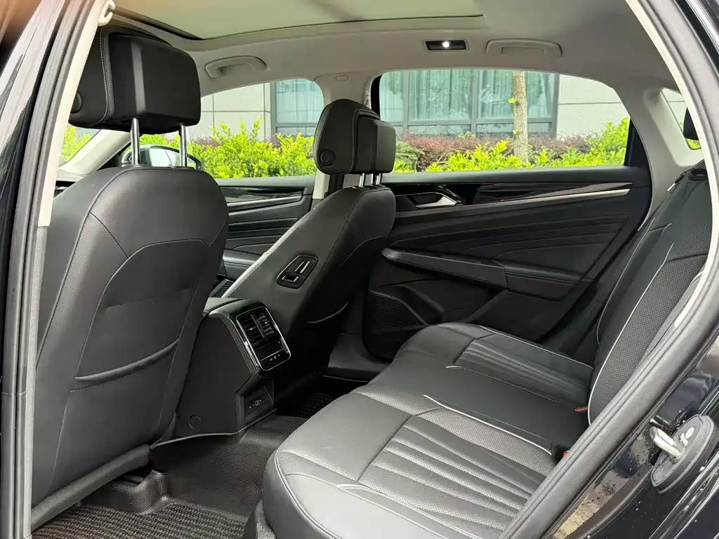 Volkswagen Passat — фото 5