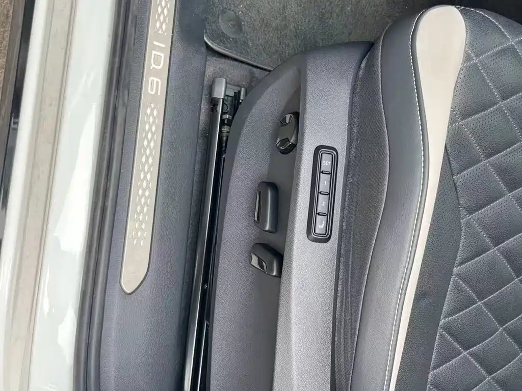 Volkswagen ID.6 Crozz — фото 10