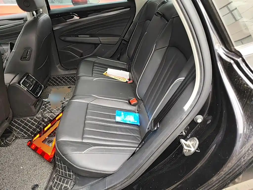 Volkswagen Passat — фото 13
