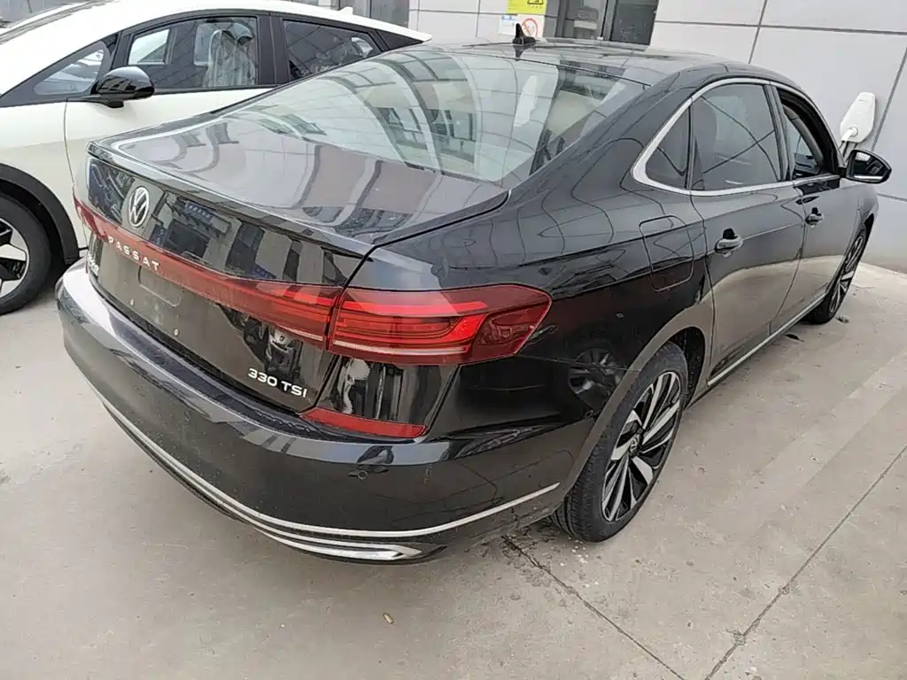 Volkswagen Passat — фото 5