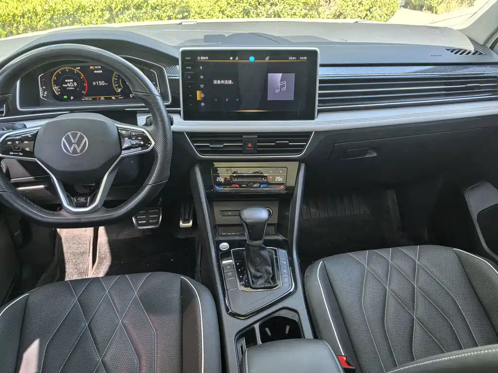 Volkswagen Tiguan L — фото 7