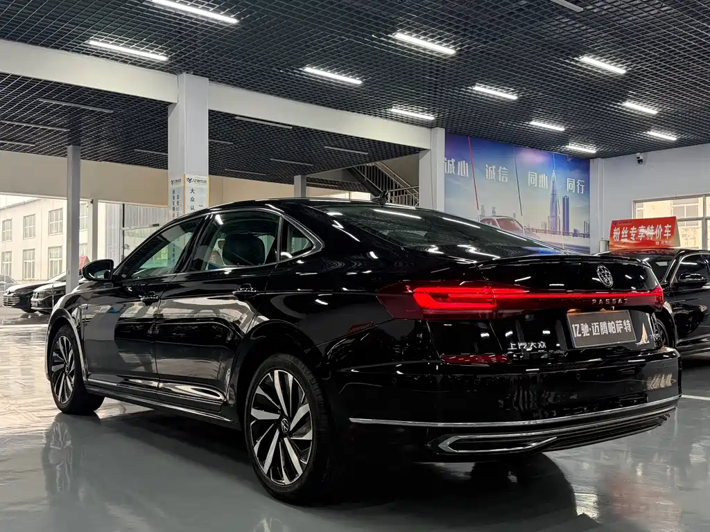 Volkswagen Passat — фото 4