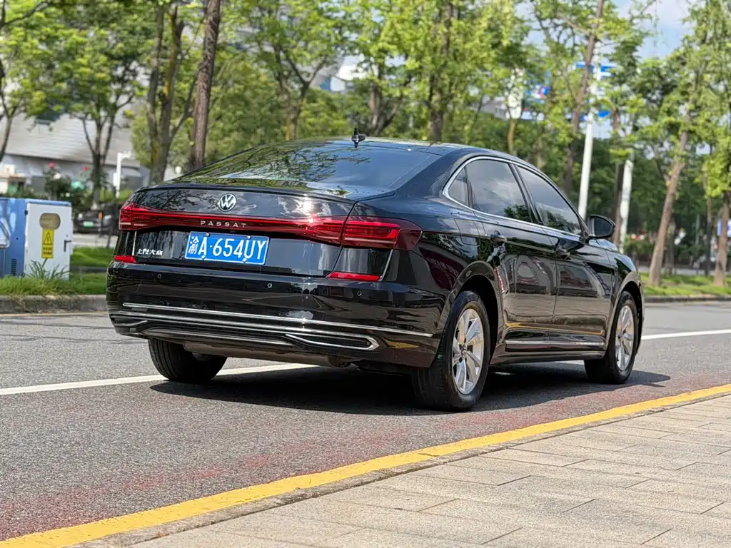 Volkswagen Passat — фото 4