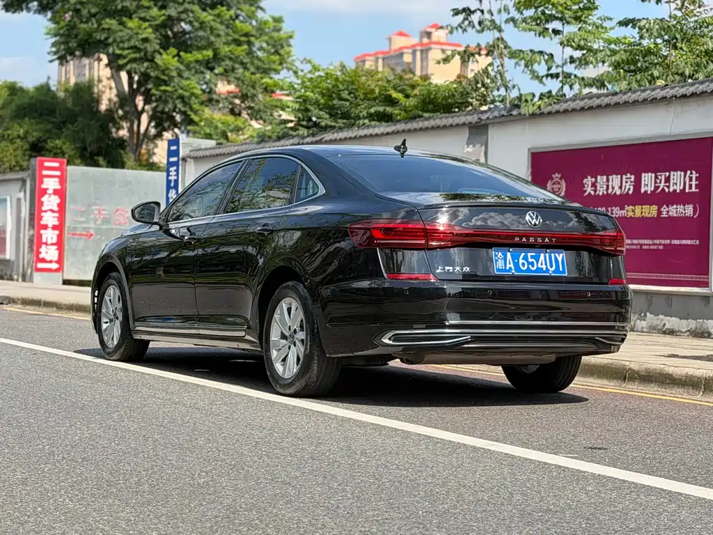 Volkswagen Passat — фото 6