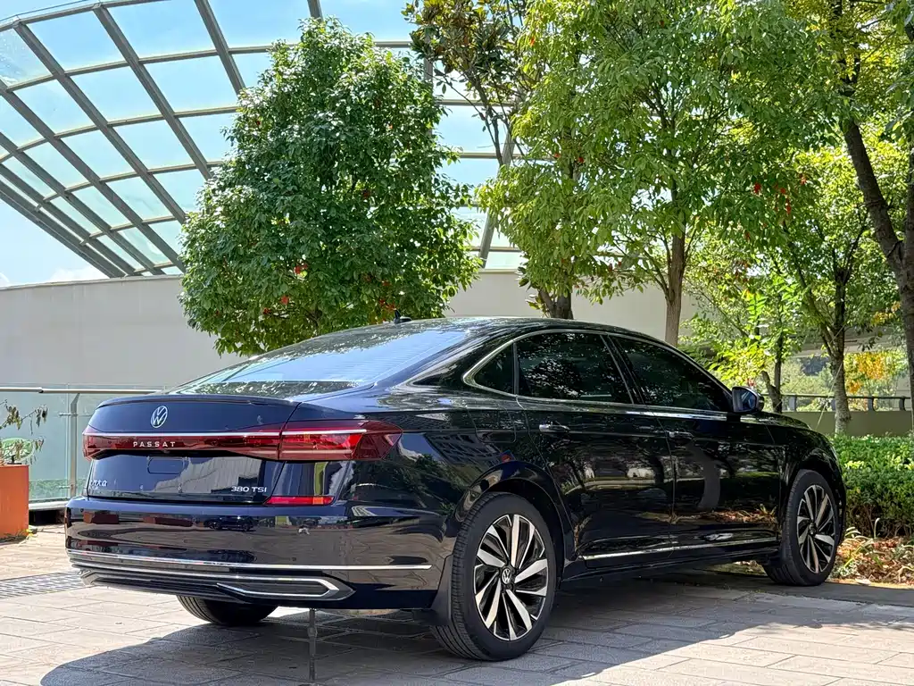 Volkswagen Passat — фото 4