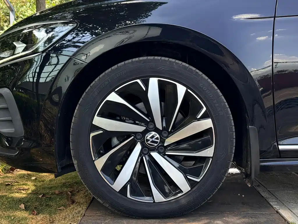 Volkswagen Passat — фото 33