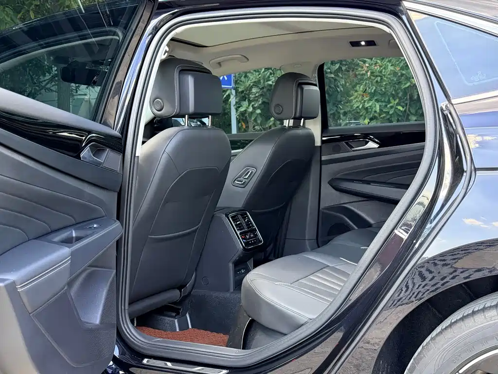 Volkswagen Passat — фото 8