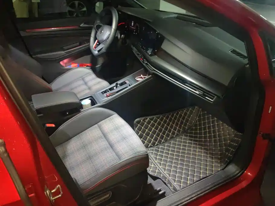 Volkswagen Golf GTI — фото 8