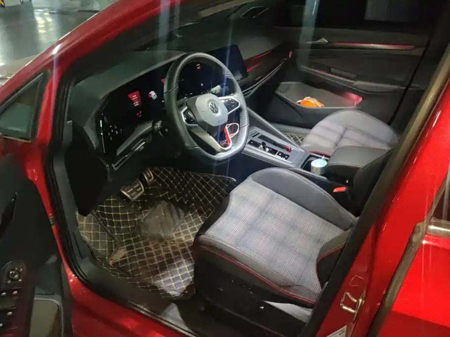 Volkswagen Golf GTI — фото 9