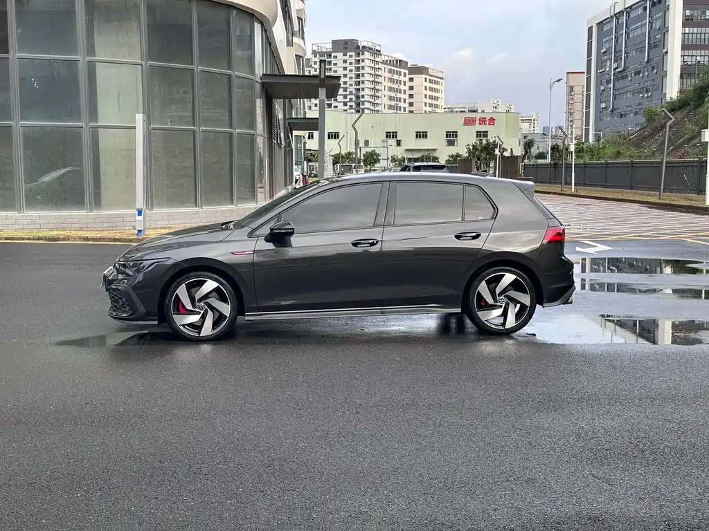 Volkswagen Golf GTI — фото 4