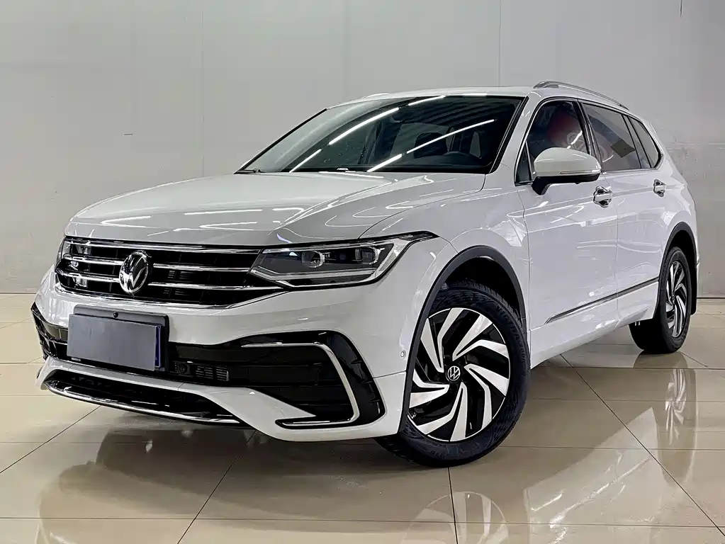 Volkswagen Tiguan L — фото 2