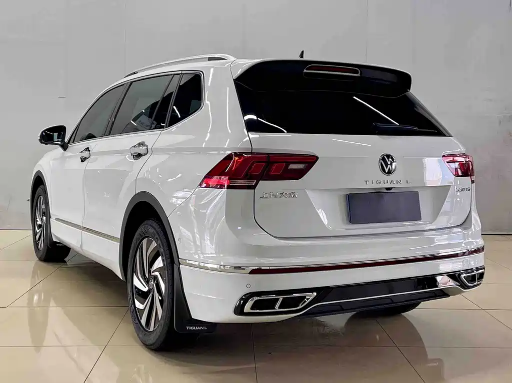 Volkswagen Tiguan L — фото 8