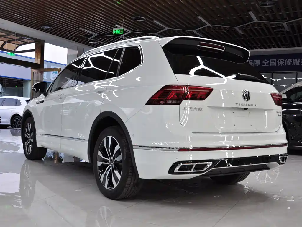 Volkswagen Tiguan L — фото 4