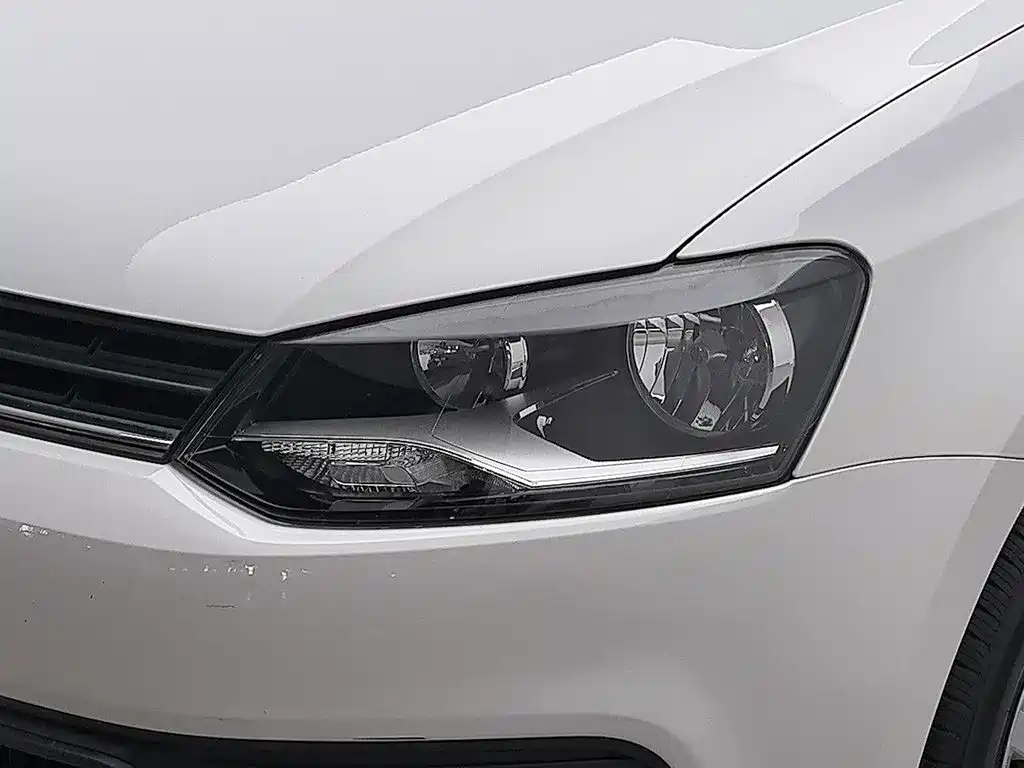 Volkswagen Polo — фото 7