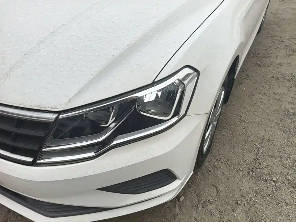Volkswagen Jetta — фото 24