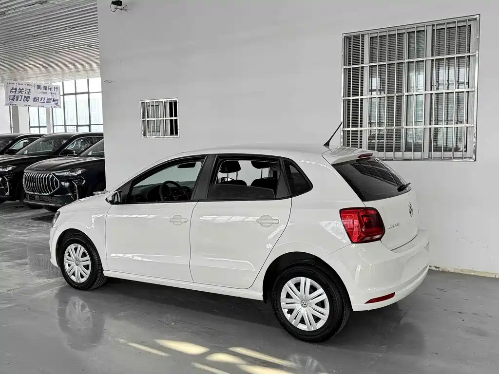 Volkswagen Polo — фото 3