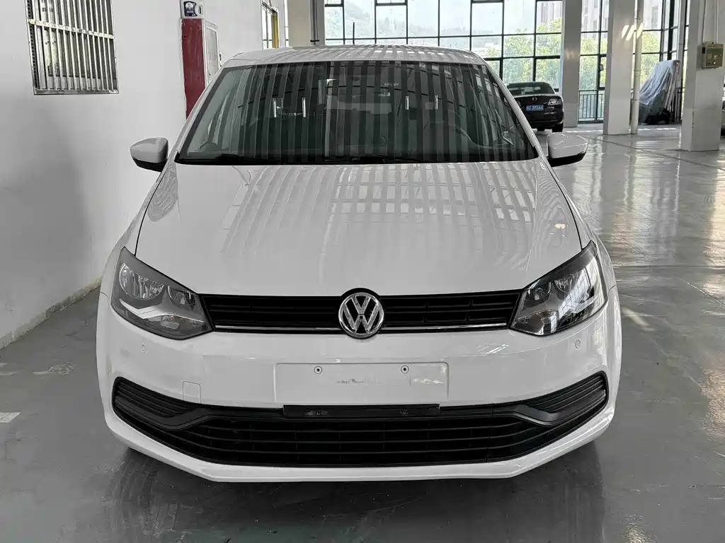 Volkswagen Polo — фото 4