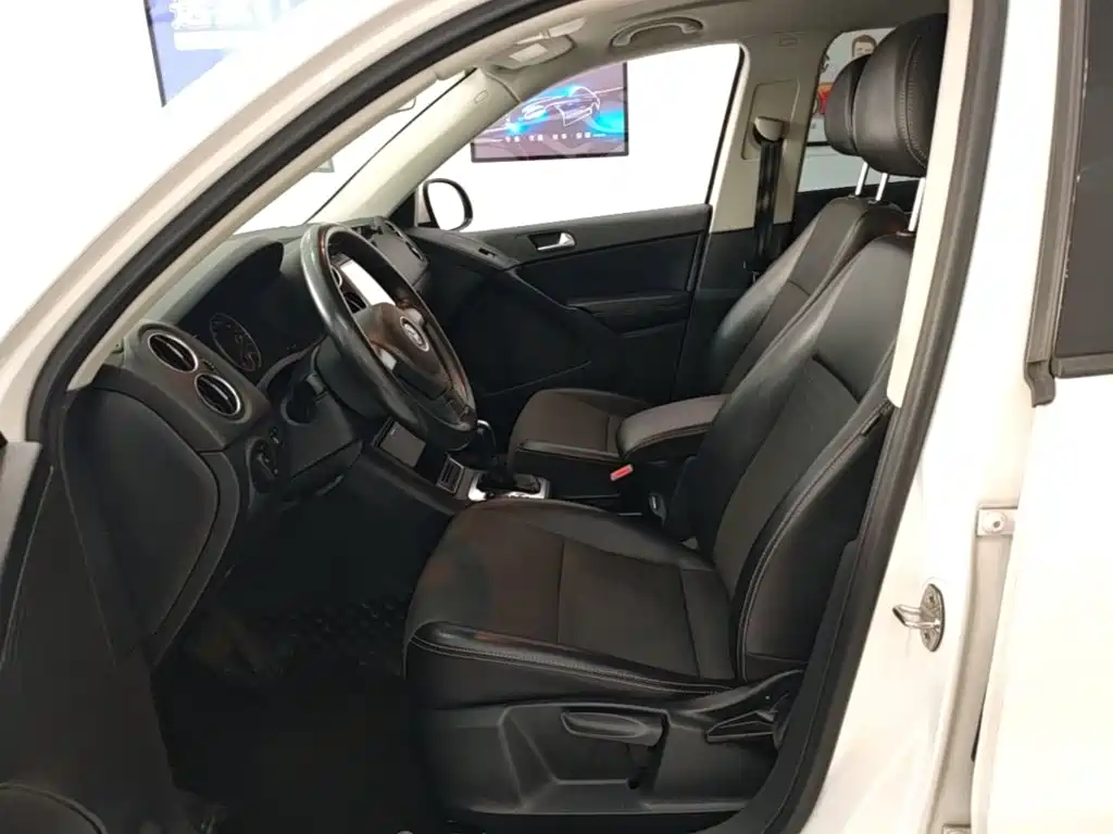 Volkswagen Tiguan — фото 15