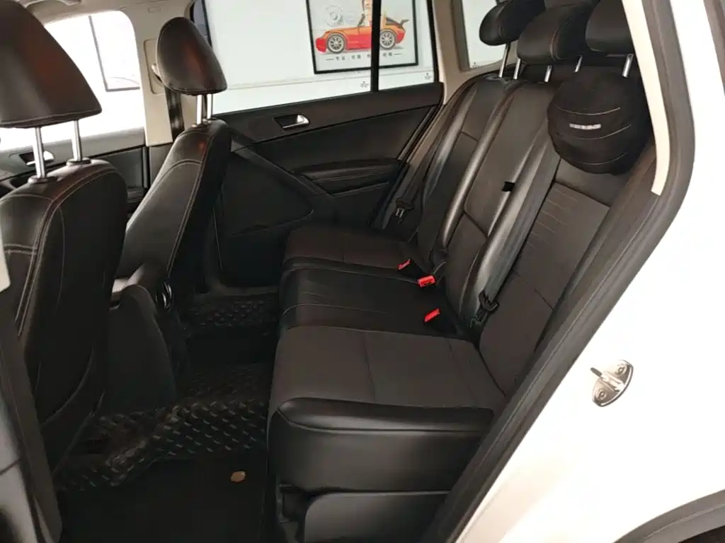 Volkswagen Tiguan — фото 17